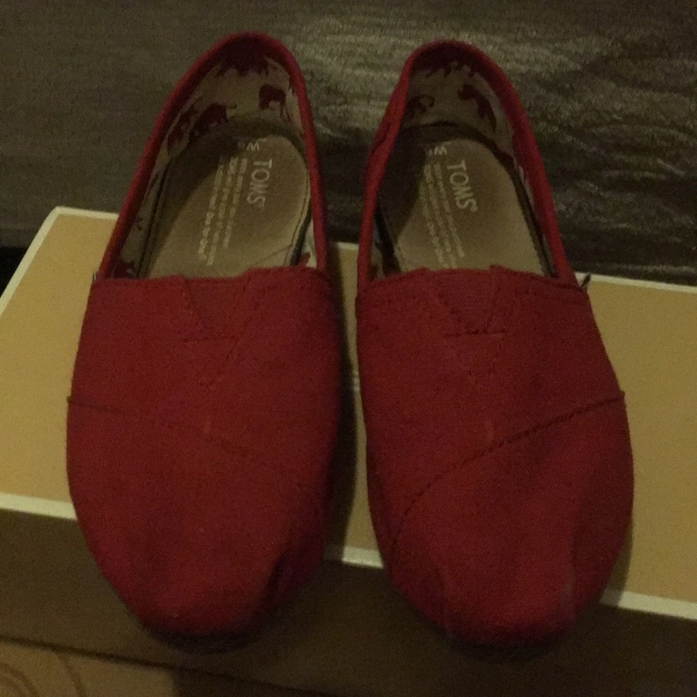 Toms Size 6